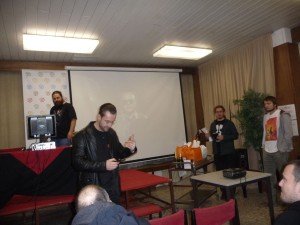 Porotci filmové soutěže jsou zatím nekoncentrovaní.
