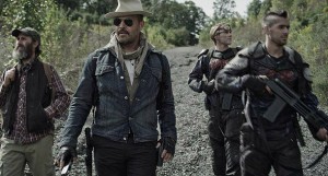 Billy Zane tady vypadá sakra dobře.