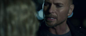 Luke Goss tam taky hraje.