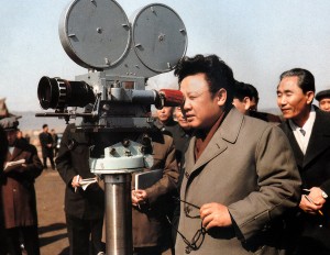 Kim Čong-il sám za kamerou.
