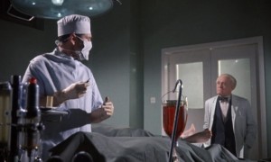 Doktore, operujete, nebo už pitváte?